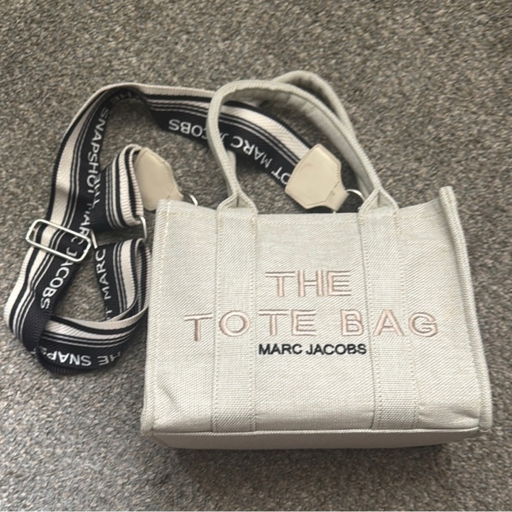 Marc Jacobs Small Tote Bag with Attachable Shoulder Strap.